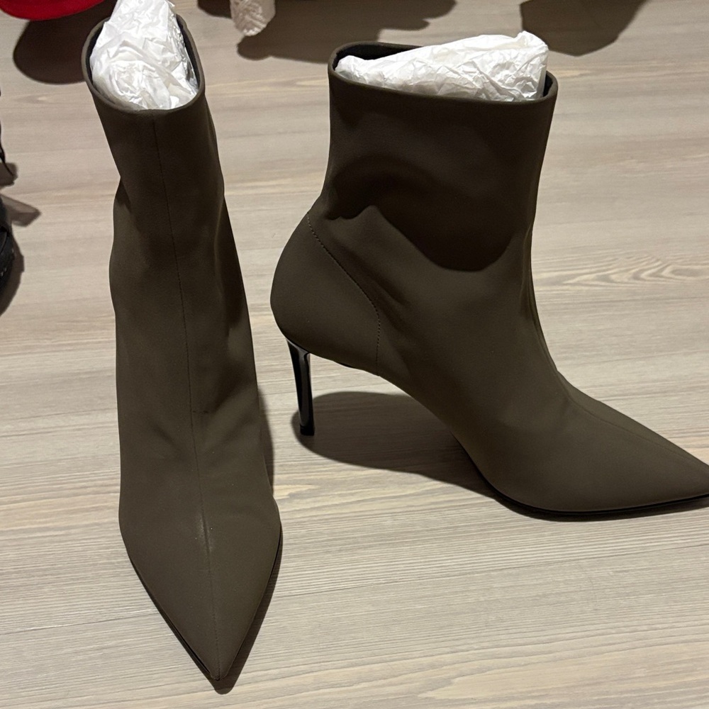 Prada olive green boots 37 worn once only
